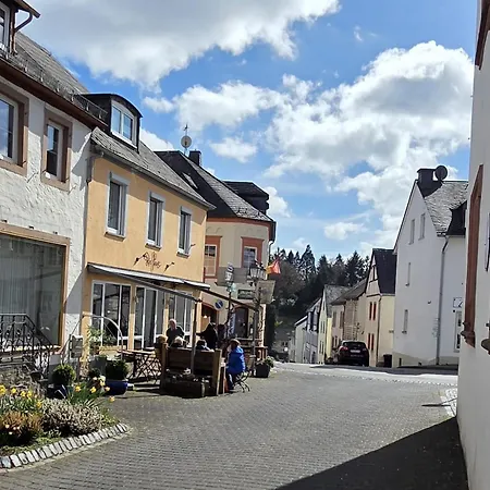 Der Kleine Eifel-ritter Semesterbostad *